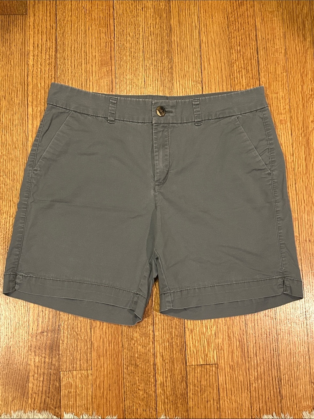 Old Navy Women's Gray Casual Bermuda Shorts